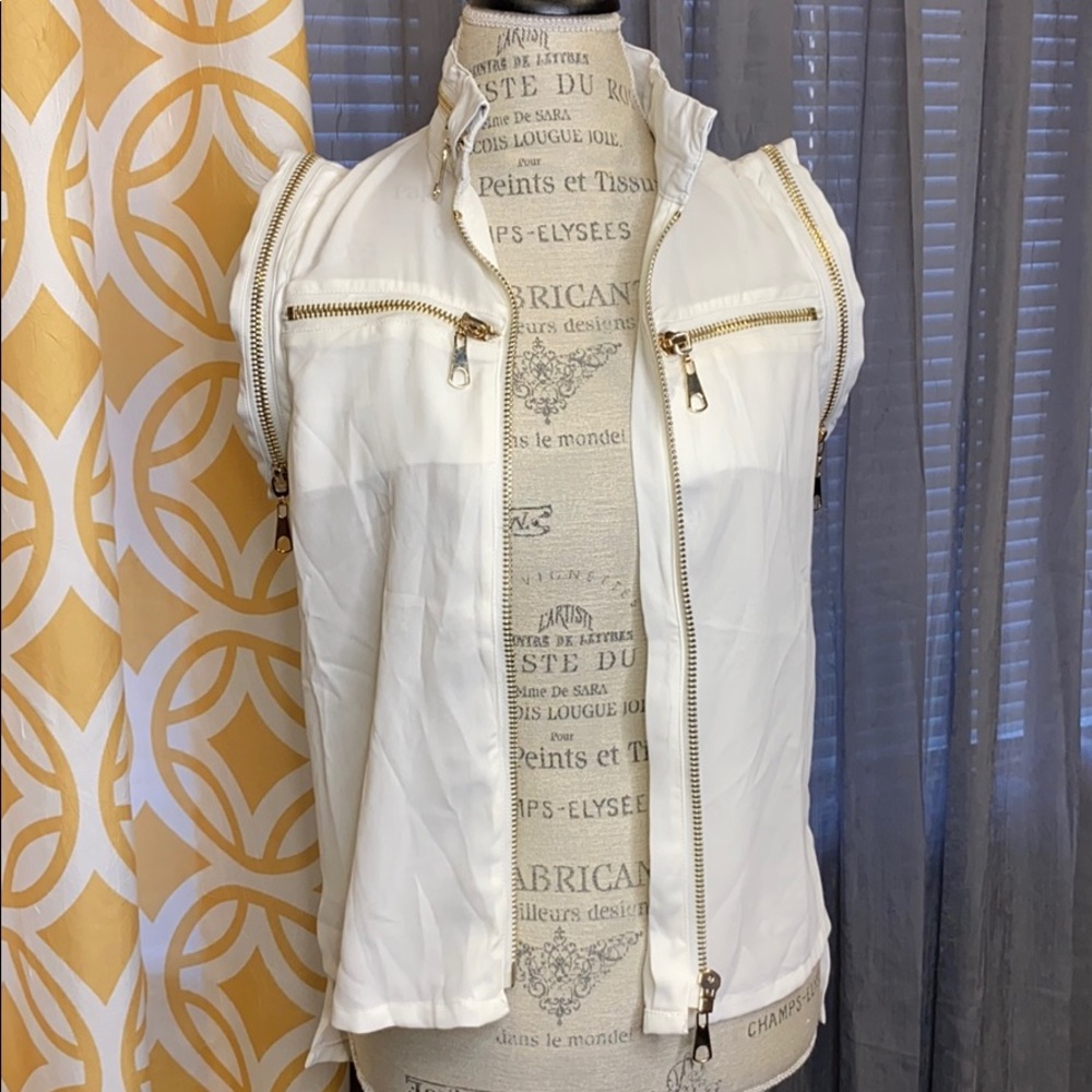 Double Zero Cream Zip Up Blouse